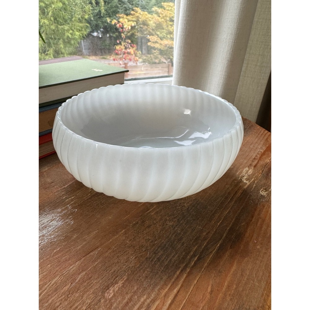 Vintage White Milk Glass Swirl Ribbed Scalloped Edge Serving Bowl 6.5 Inch